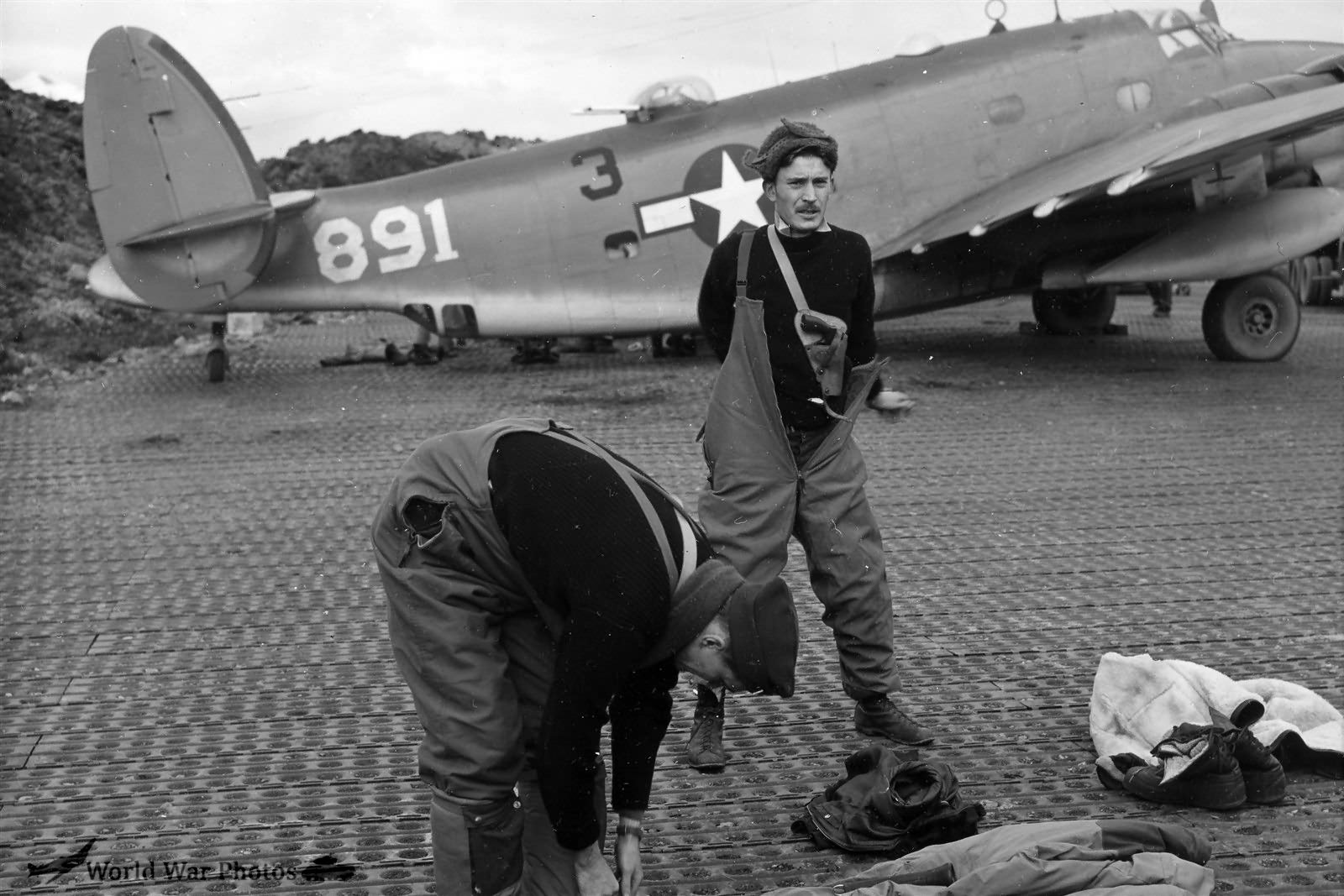 VPB-135 PV-1 Ventura and Crew at Attu Island 5May 1944