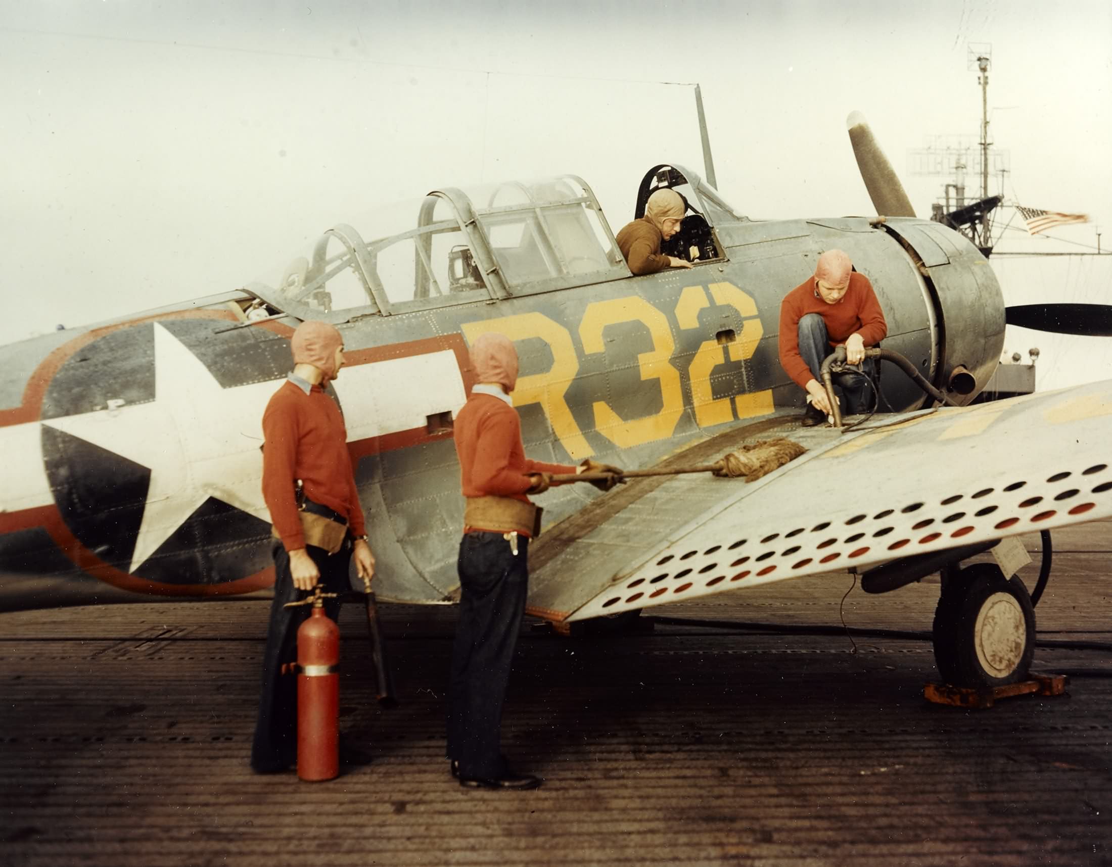 SBD Dauntless R32 during training – color photo