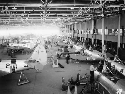 TBD assembly line at Douglas Aircraft Companys Santa Monica