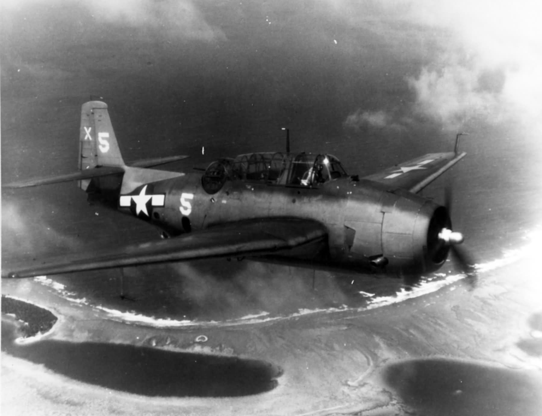 TBM-1C Avenger „5” of the VT-51 USS San Jacinto (CVL-30) over Majuro Atoll, 30 May 1944
