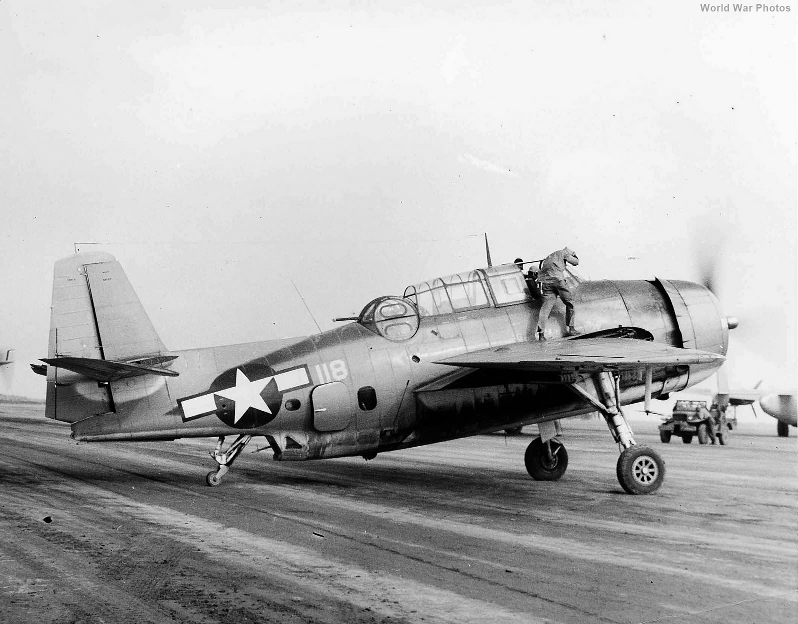TBM-3 „White 118” of VMTB-242 on Iwo Jima, Motoyama