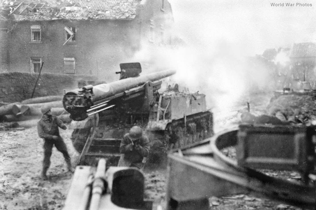 M12 in action Aachen 1944