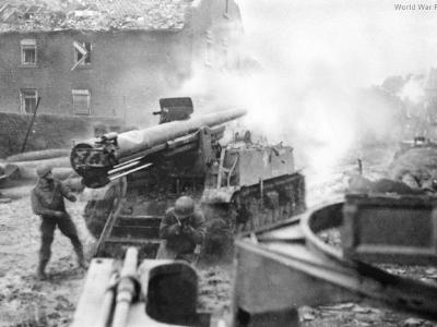 M12 in action Aachen 1944