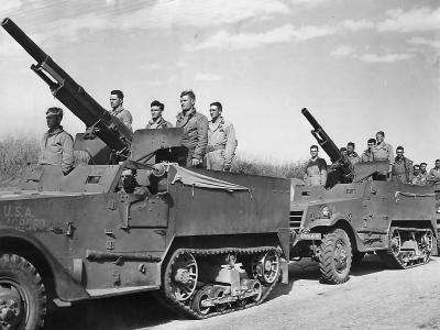US 27th Field Artillery Troops in T12 75mm GMC M1897A4 M3
