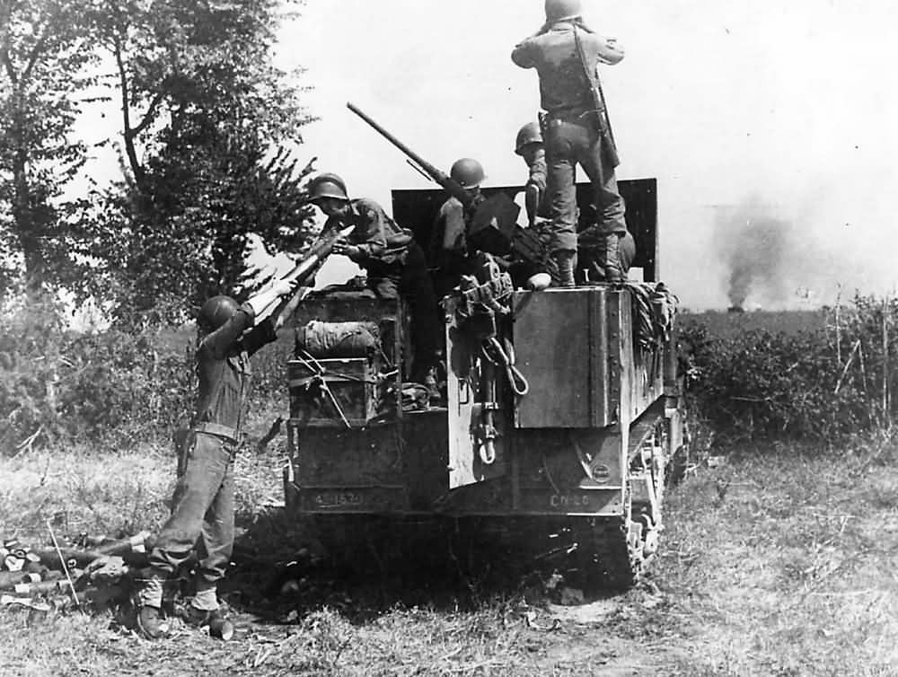 US Troops in Action on M3 Gun Motor Carriage in Italy 1943