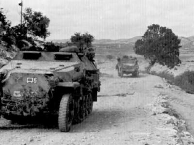 SdKfz 251 and M3 half track