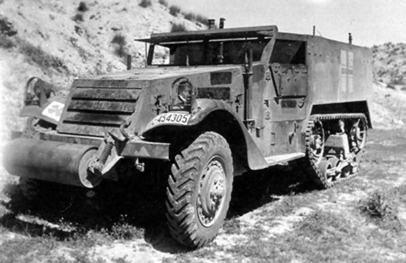 WORLD WAR PHOTOS M3_halftrack-43