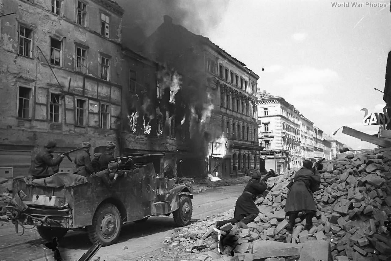 M3A1 Wien 1945