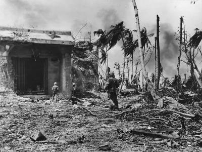 4th Marine Division search for Japanese snipers on Namur