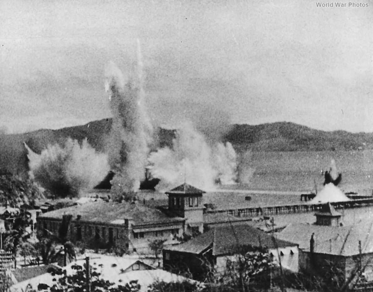 Japanese planes bomb US ship at Port Moresby