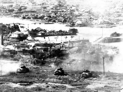 6th Marine Division Tanks Advance on Naha Okinawa