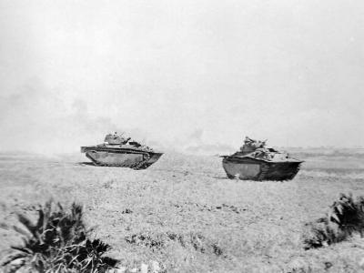 Marines Lvt Amtracs Amphibious Tractors On Okinawa 1945