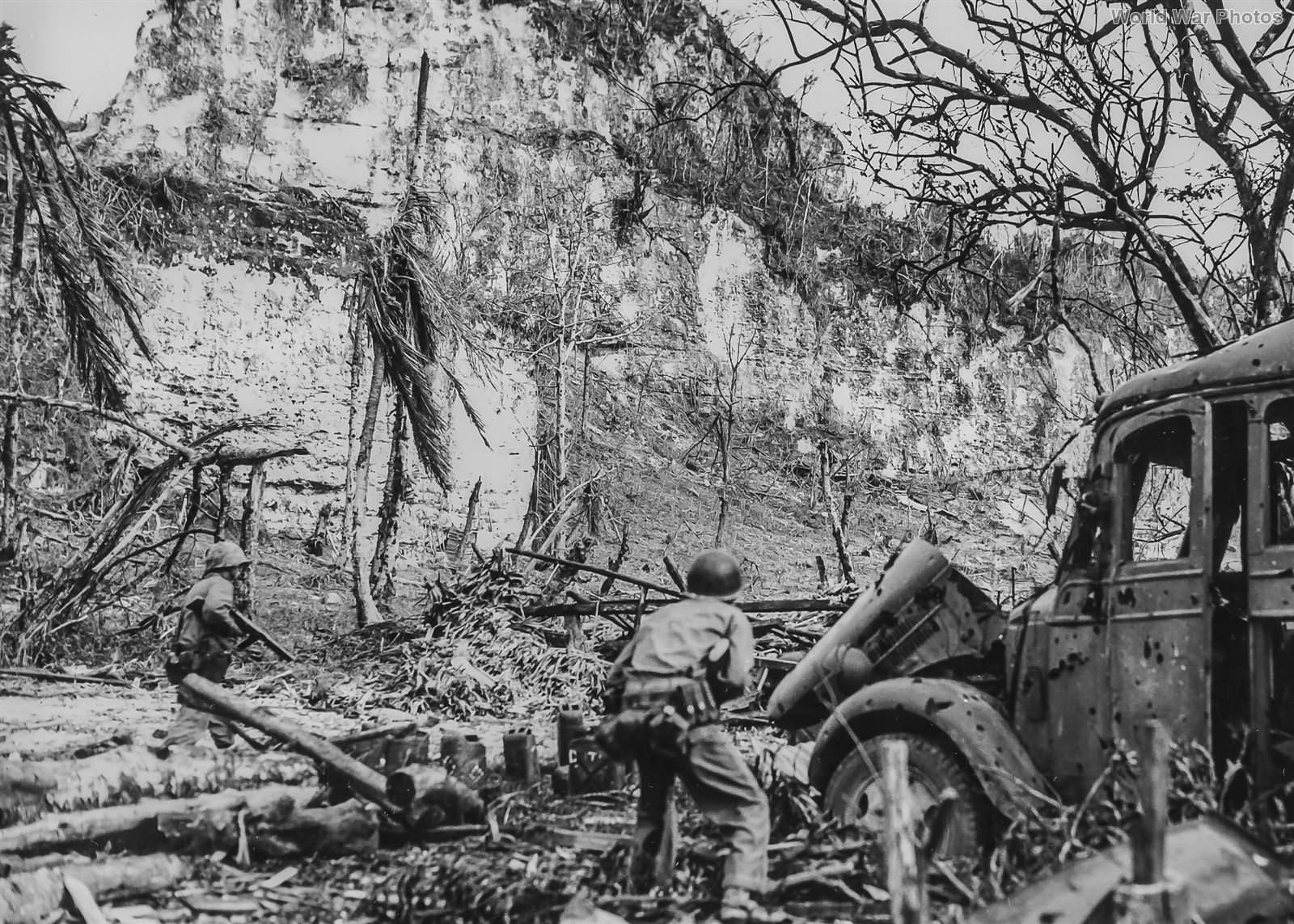 1st Marine Division Assault Across Airfield at Peleliu 44