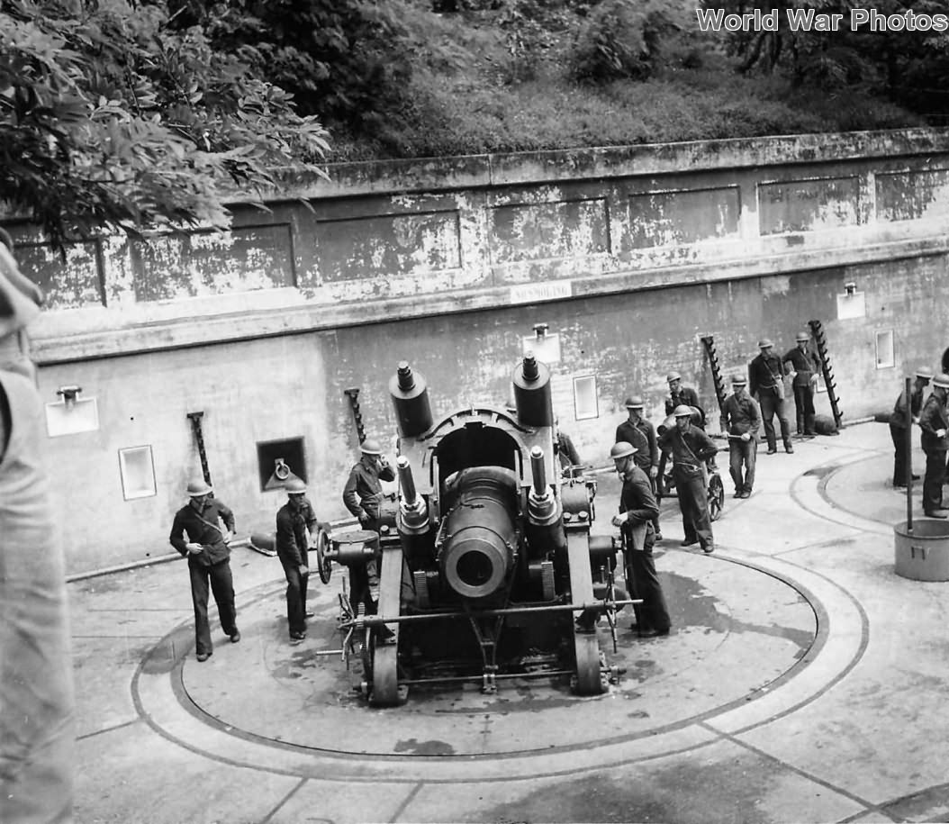 US 59th Coast Atrillery troops at Battery Geary on Corregidor