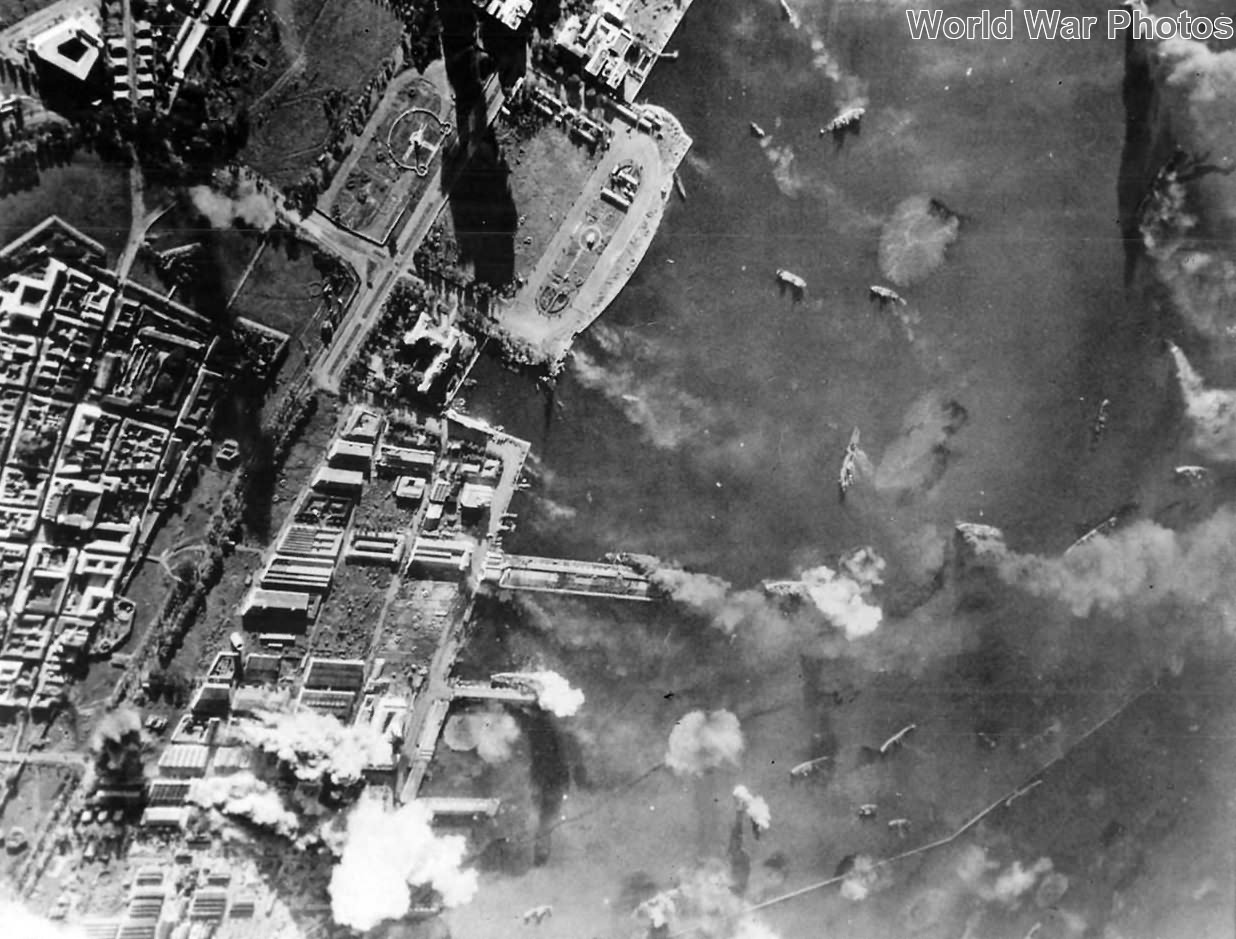 US Navy planes blast Japanese warships in Manila Harbor