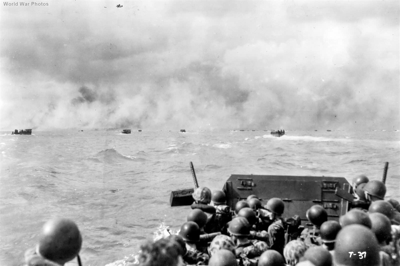 2nd Marine Division LCVP wave bound for Tarawa