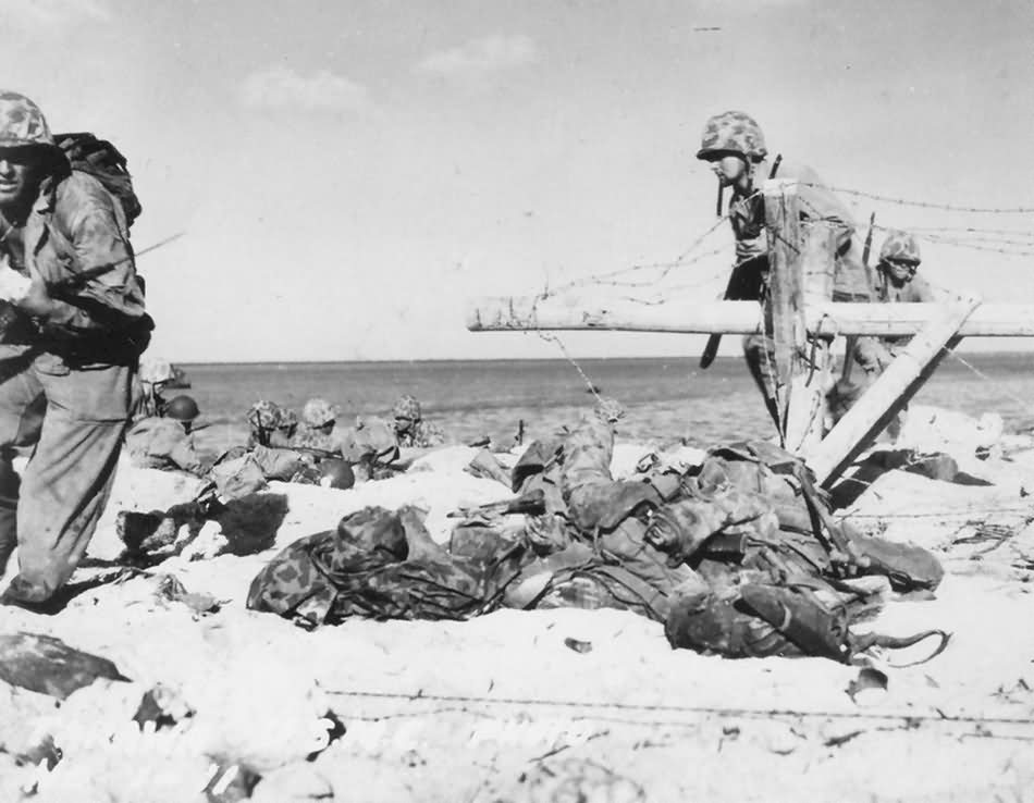 Marines Red Beach 2 Tarawa 1942
