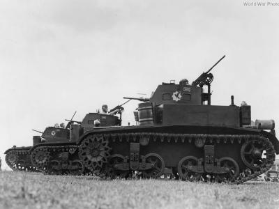 M1 light tanks of the Calvary during maneuvers