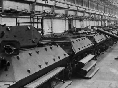 M10 Wolverine Tank Destroyers On Production Line At Ford Plant 1943