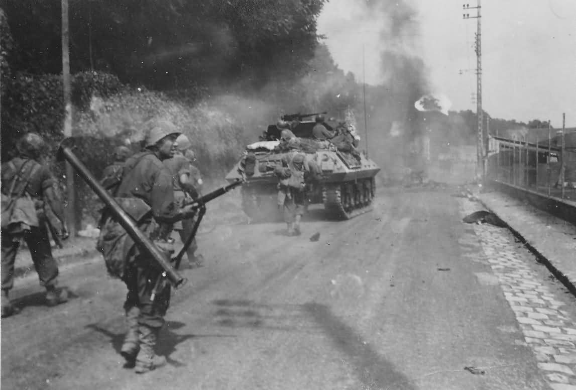 US Tank Destroyer M10 GI With Bazooka Fontainebleau France 23 August 1944