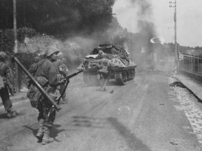 US Tank Destroyer M10 GI With Bazooka Fontainebleau France 23 August 1944