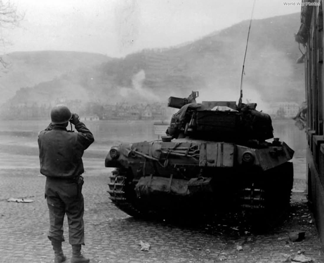 M18 of the 602nd Tank Destroyer Battalion at Rhine 26 March 1945