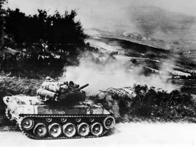 M18 Hellcat of the 805th Tank Destroyer Battalion in action in Firenzuola Italy 1945