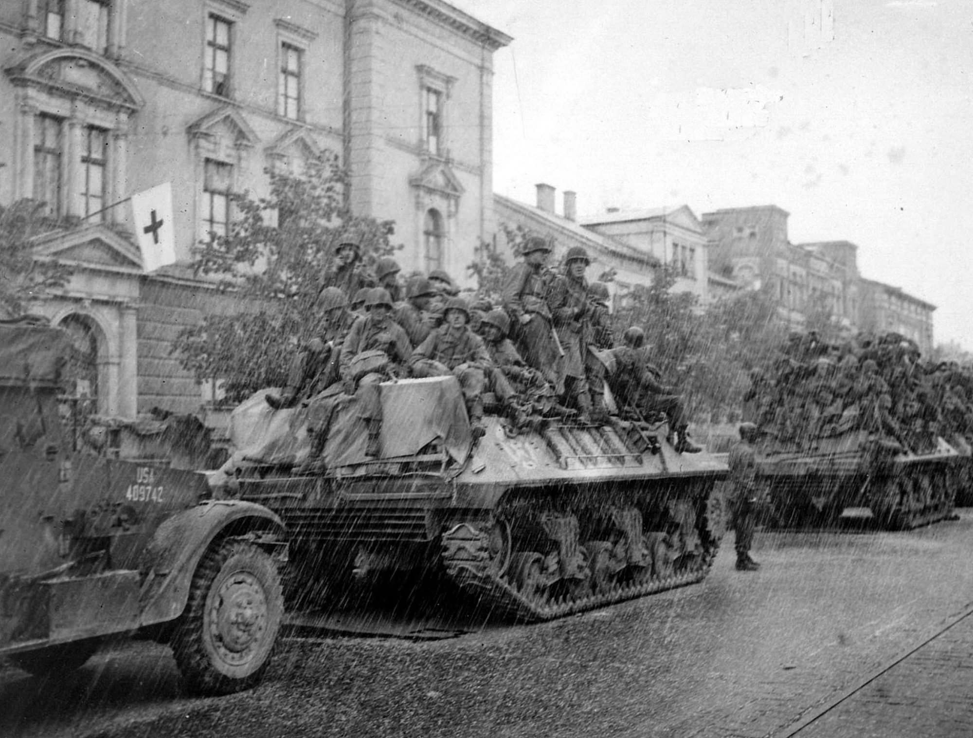 M36 and 3rd Division troops move to the front in hailstorm at Augsburg