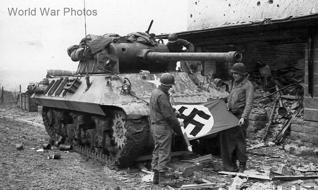 M36 destroyer crew with a German swastika flag