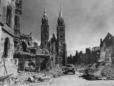 45th Infantry Division Troops and M4 Sherman Fighting in Nürnberg (Nuremberg) Germany 1945