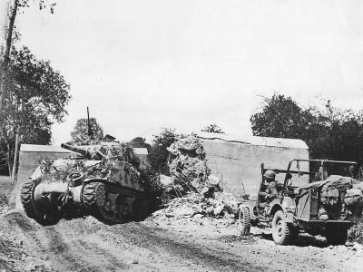 4th Armored Division M4 Sherman Tank 105 mm at Avranches 1944