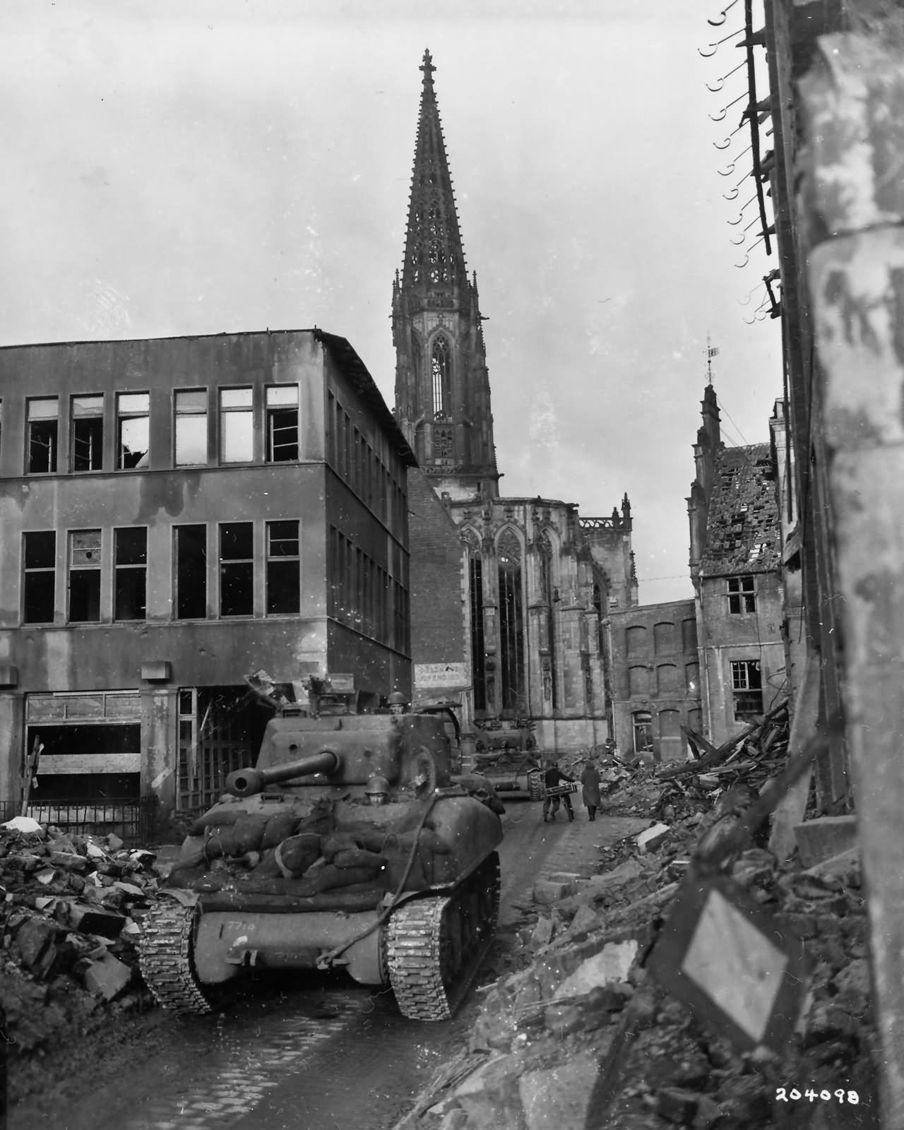 771st Tank Battalion M4 Shermans Supports 17th Airborne Division into Muenster
