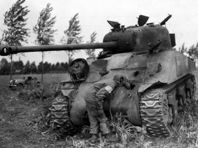 M4 Sherman Firefly Vc and soldier from 101st Airborne Division During Market Garden Campaign