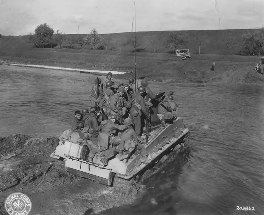 M4 Sherman Tank Berg Ehingen Donau Bruckenstrasse 23 April 1945