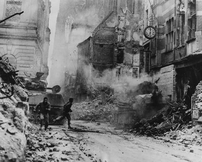 M4 Sherman vs Panther 6 March 1945 – Panzerduell Komodienstrasse Koln