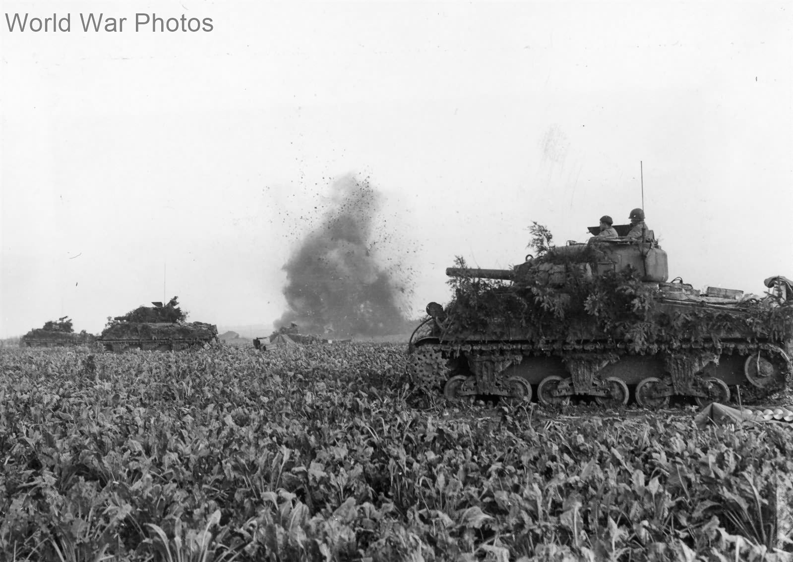 9th Army 105mm Shermans Linnich Germany, November 1944