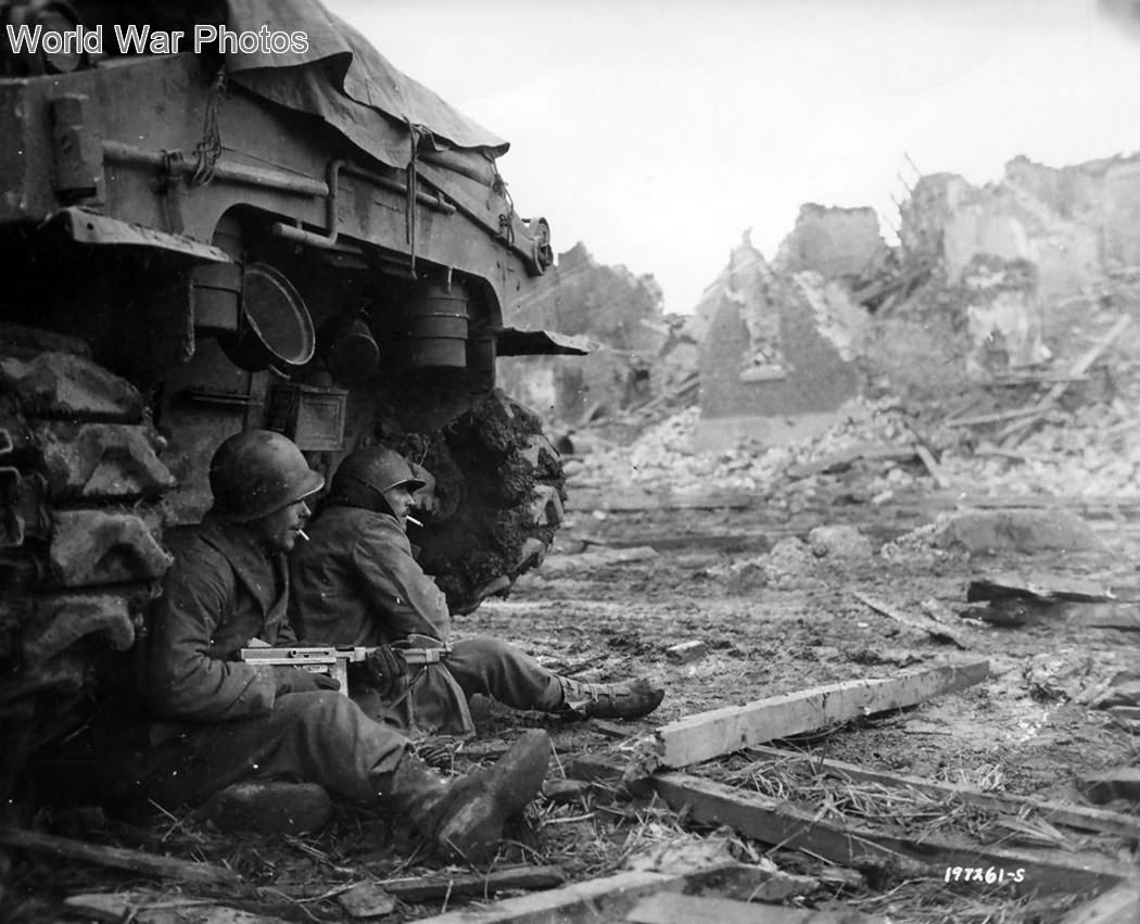 M4 and troops of 9th ID, Geich 11 December 1944