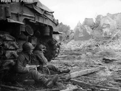 M4 and troops of 9th ID, Geich 11 December 1944