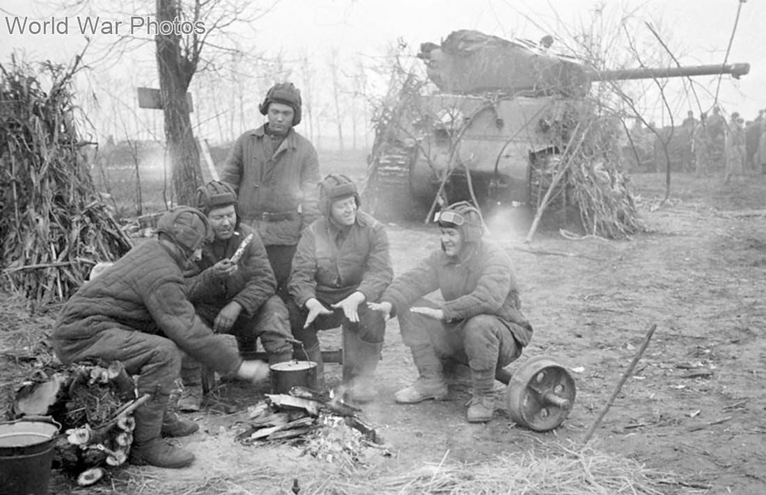 Soviet M4A2(76)W crew 1945