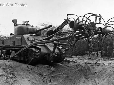 USMC M4 of 4th Tank Battalion with improvised flail