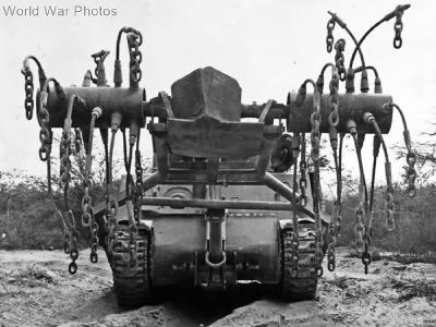 USMC M4 of 4th Tank Battalion with improvised flail 2