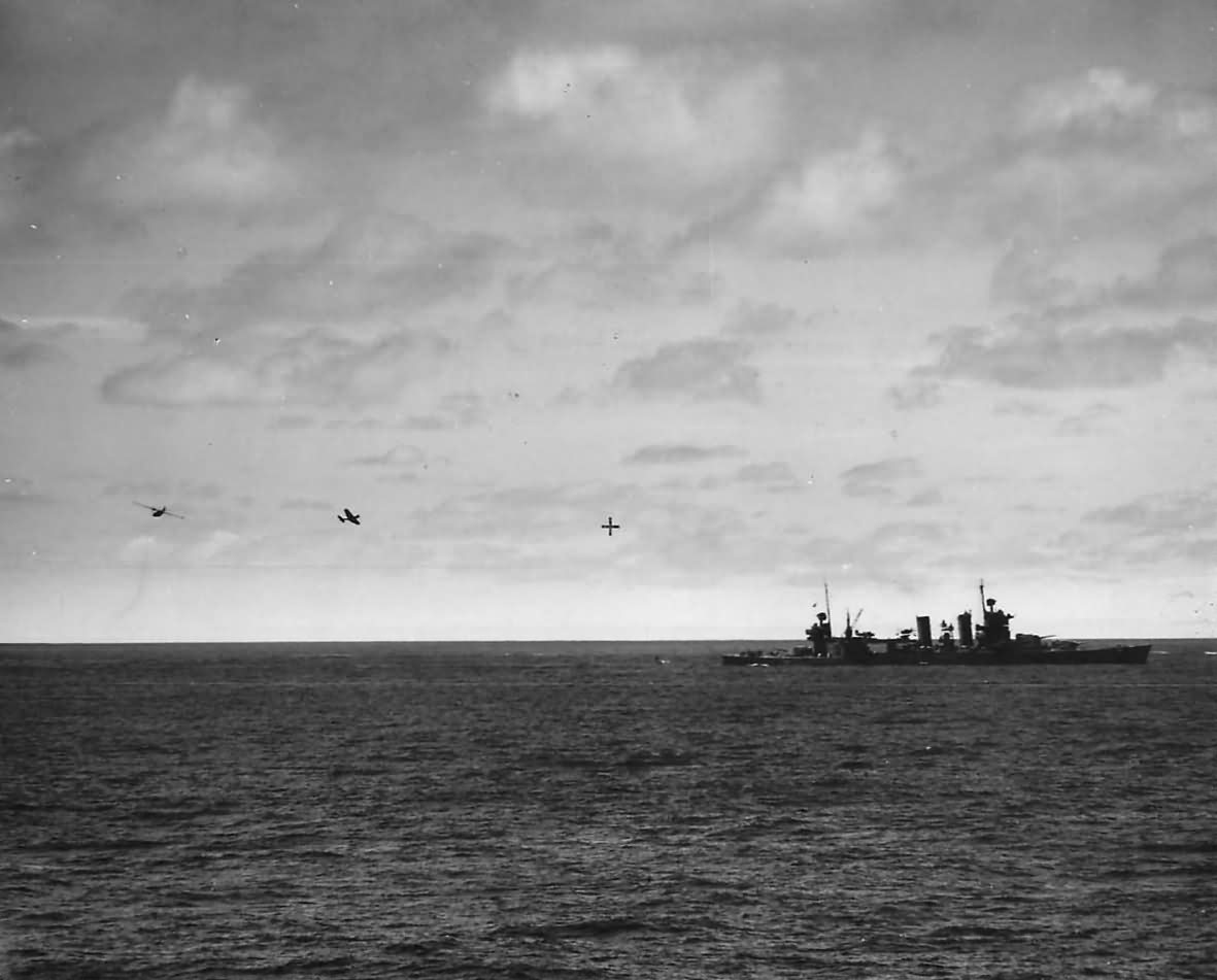SBD Dauntless Bombers Ditching by USS Astoria CA-34 in Battle of Midway 1942