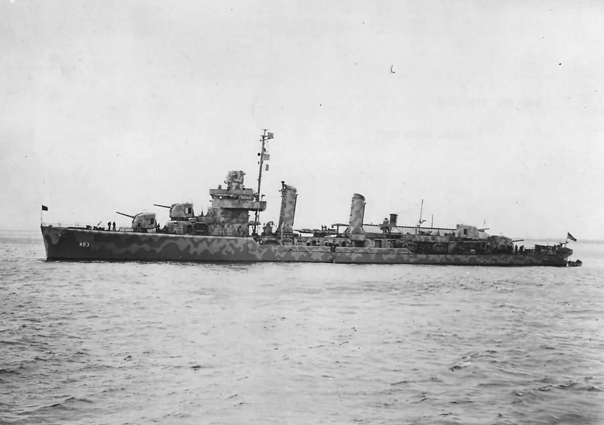 USS Aaron Ward DD-483 in New York Harbor 1942