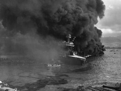 batleship USS California flame at Pearl Harbor 7 December 1941