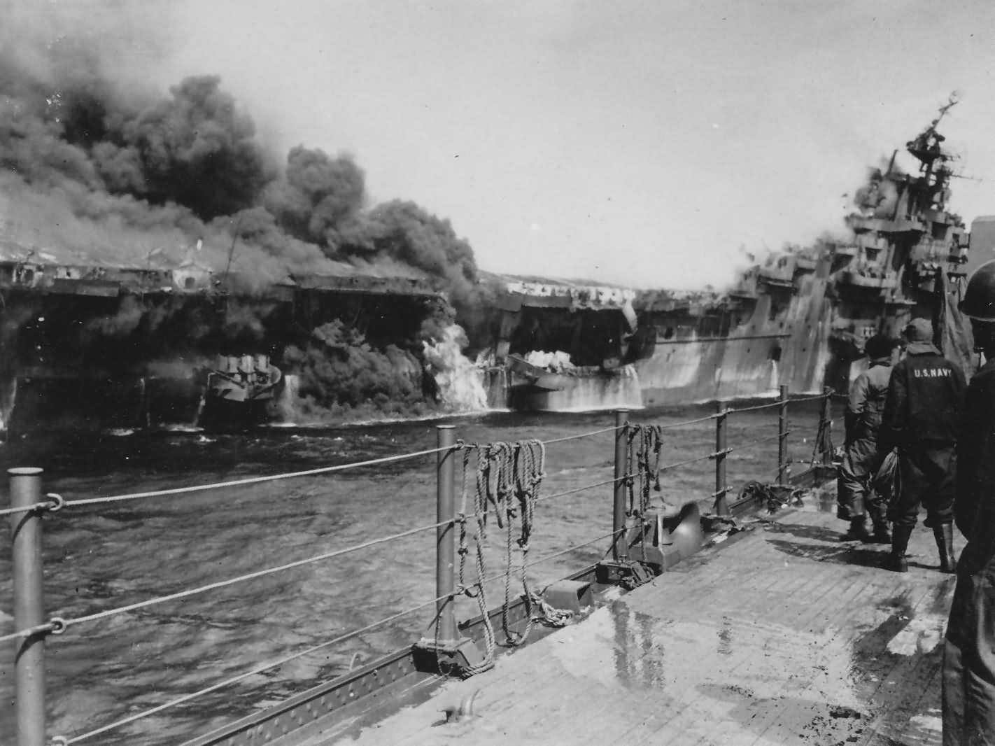 Burning aircraft carrier USS Franklin CV-13