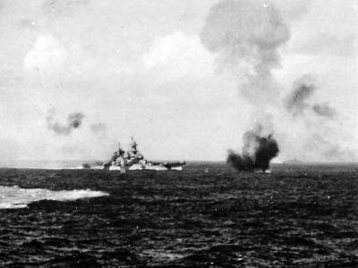 Japanese plane goes down off bow of USS Iowa off Luzon 44