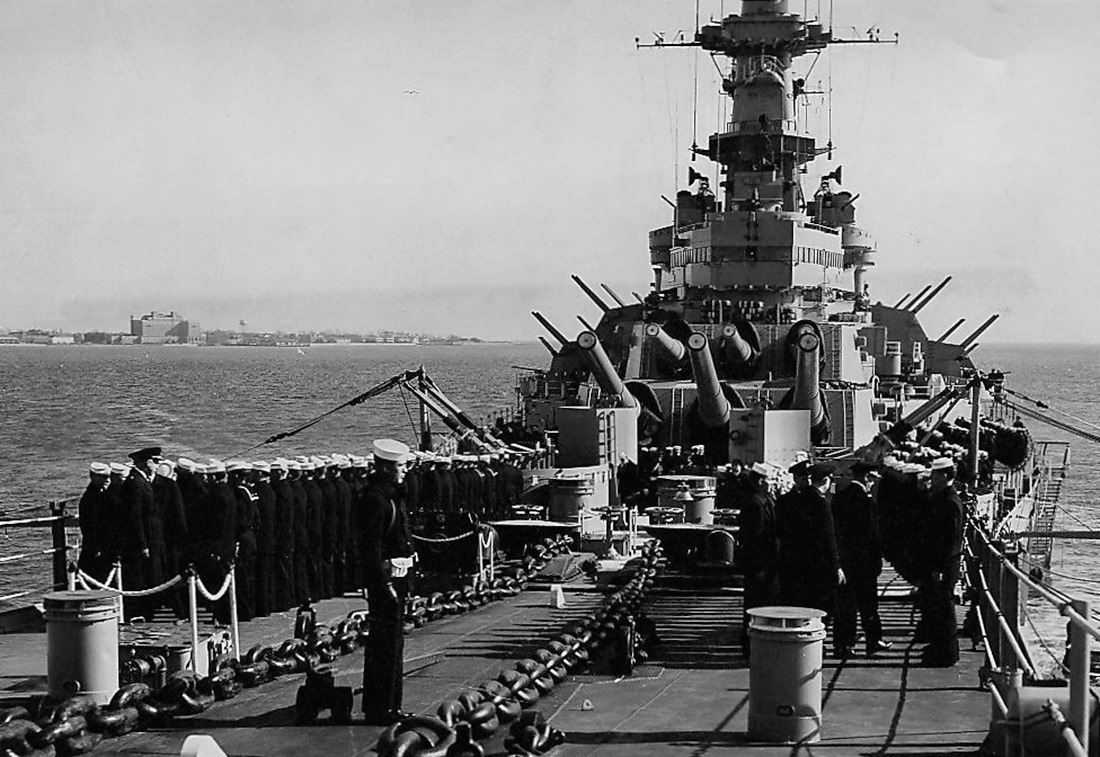 USS Iowa (BB-61) – officers and men stand at attention