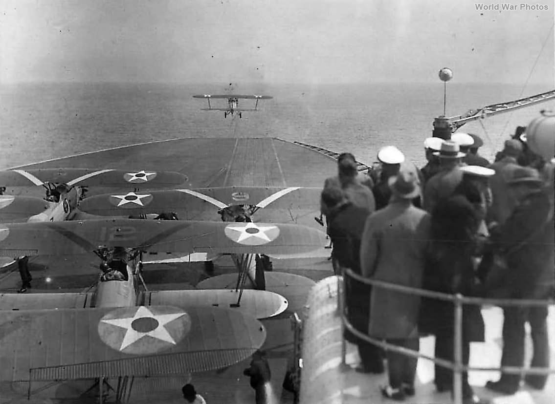 O2U Corsair taking off from aircraft carrier USS Lexington in ’30