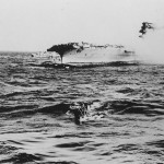 survivors leave sinking USS Lexington aircraft carrier 1942