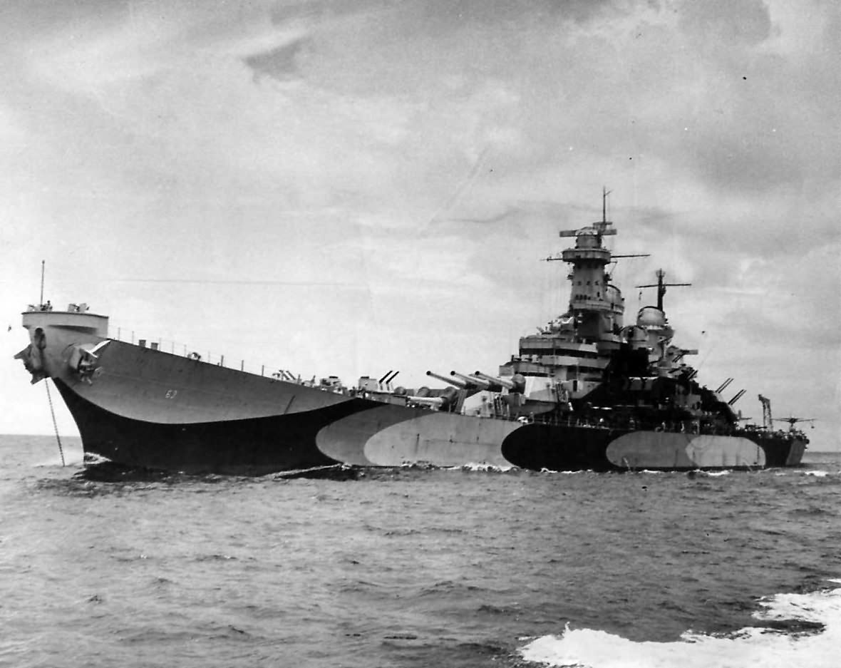 USS Missouri (BB-63) in Measure 32/22d camouflage paint scheme